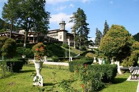 Majoritatea turistilor straini care viziteaza republica moldova sunt romani. Munte Regiunea Moldova Romania 2021 2022 Oferte Si Vacante Munte Directbooking Ro