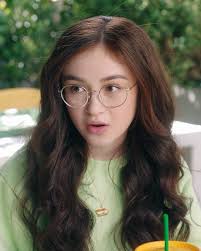 201 9k Likes 402 Comments Anna Cathcart Annacathcart On Instagram Ad Doing V Day V Right Send A Sub To Someone You Love This In 2020 Anna Celebrities Celebs