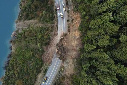 Corte total en la ruta 40: el recorrido de los Siete Lagos quedó interrumpido en plenas vacaciones de invierno - LA NACION
