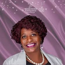 Katrina Griggs's Instagram, Twitter & Facebook