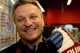 Ledo ritulio žvaigždė Darius Kasparaitis penktąjį kartą tapo tėčiu