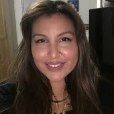 Paula Escobar (@PEsco88)