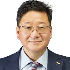 Yong Seok LEE