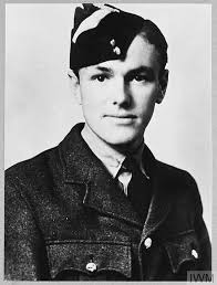 243 World war ii royal air force people Images: PICRYL