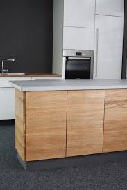 Kochinsel Kucheninsel Vollholz Holz Holzfront Kuchenplanung Einbaukuche Schreinerkuche Kucheninspiration Idee Einbaukuche Kuche Moderne Kuche