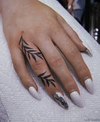 28 Tattoo Models That Appeal To Your Taste And Thoughts In 2019 2020 Goruntuler Ile El Dovmeleri Inspiration Tattoos Mini Tattoos