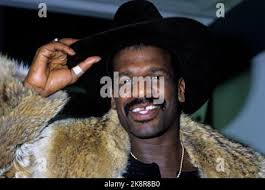 Oslo 19881203. Heavyweight boxer Michael Spinks, smiling portrait with hat.  Photo Olav Olsen