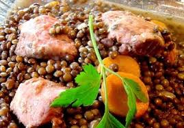 Ingredients 250 G De Lentilles Vertes 400 G De Petit Sale 1 Carotte 2 Gousses D Ail 1 Oignon 1 Recettes De Cuisine Petit Sale Lentilles Recette De Plat
