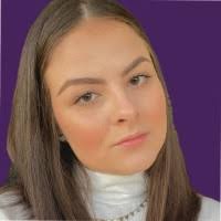 90+ perfiles de «Emily Muniz»