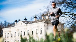 ✦exclusief voor abonnees door10 december 2016, 0:00. Gilles De Coster Ik Liep Al Van Edegem Naar Madrid
