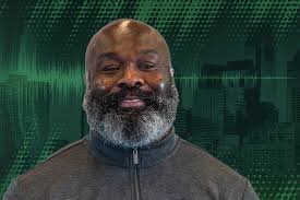 Fine Wine & Good Spirits to Welcome Philadelphia Football Great Hugh  Douglas to Lansdale, Montgomery County Store