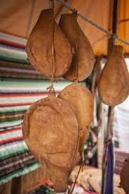 Odres são vasilhas feitas de couro de... - MAAC - Ministério ...