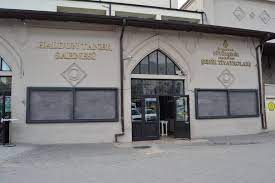It is owned by istanbul metropolitan municipality and operated by its city theatres (şehir tiyatroları) division. Haldun Taner Sahnesi Tarihi Istanbul