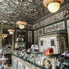 Rumah dengan berbagai konsep dan desain mulai kreasikan, salah satunya adalah hunian minimalis. Mewah Bagai Istana Toko Keju Dan Yogurt Tercantik Di Dunia