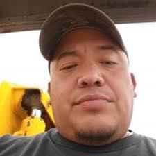 Efrain Castillo's Instagram, Twitter & Facebook