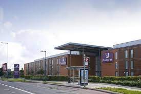 London underground (tube) operates a vehicle from heathrow terminals 2 & 3 station to piccadilly circus station every 10 minutes. Premier Inn London Heathrow Airport T2 T3 Bath Road Hillingdon Updated 2021 Prices