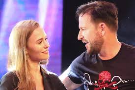 113,005 likes · 1,048 talking about this. Michael Wendler Und Laura Muller Romantische Worte Zum Jahrestag Gala De