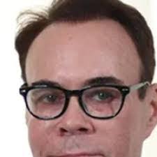 Robin Bricker's Instagram, Twitter & Facebook