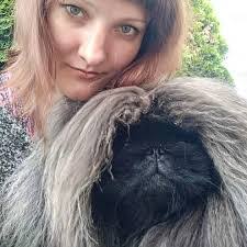 Melinda Hofer's Instagram, Twitter & Facebook