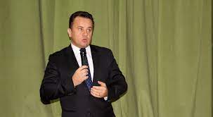 Şi, mai mult, tot pop vine. Ministru Ministerul EducaÈ›iei