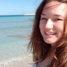 Amanda Lance's Instagram, Twitter & Facebook