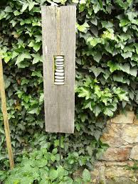 Gartendekoration Skulptur Aus Naturholz Rheinkiesel Ein Designerstuck Von Lumafe Bei Dawanda Gartendekoration Gartendekor Diy Gartenbau