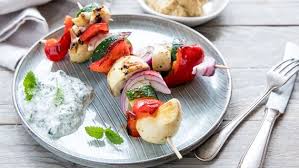 Rezept Gemusespiesse Mit Krauterquark Oder Hummus Ndr De Ratgeber Kochen Rezept Rezepte Gemusespiesse Gesunde Ernahrung