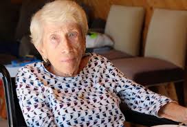 I just learned of the passing of my friend and neighbor, Elaine Csizsmar  Hochreiter