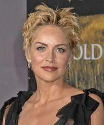 Charlize Theron Sharon Stone Kurzhaarfrisuren Frisuren Frauen Ab 50 Mit Brille Haarschnitt Kurz