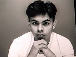 Dora Umanzor's Instagram, Twitter & Facebook