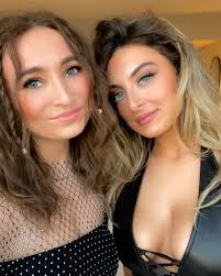 Savannah Templeton's Instagram, Twitter & Facebook