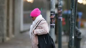 Massa de ar frio derruba temperaturas e provoca vento forte em SC