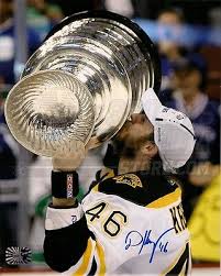 He was part of the bruins' stanley cup win in 2011 and led the nhl in points during the 2011 and 2013. David Krejci Boston Bruins Signed Kissing The Stanley Cup 8x10 49 99 Picclick