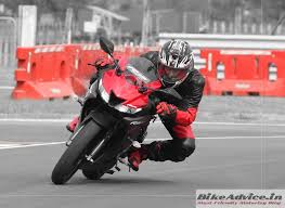 Follow the vibe and change your wallpaper every day! 2018 Yamaha Yzf R15 V3 Review First Ride Bikeadvice In
