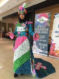 Desain baju batik atasan wanita lengan panjang; Busana Muslim Daur Ulang Hijabfest