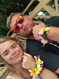 Clarissa Leach's Instagram, Twitter & Facebook