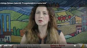 Cosa abbiamo imparato dopo un anno di battaglia contro il covid secondo la celebre biologa e divulgatrice scientifica. Covid Il Negazionismo Come La Demenza La Spiegazione Di Barbara Gallavotti A Dimartedi Il Mattino It