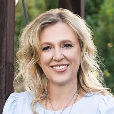 Michelle Stocking's Instagram, Twitter & Facebook