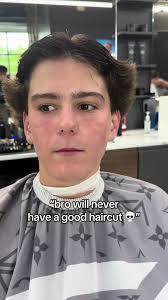 تحول الشعر مع اللمسة النهائية باستخدام المسحوق