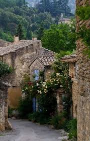 Oppede Village Luberon Provence France Le Massif Du Luberon Est Un Massif Mo Oppede Village Luberon Provence Fr In 2020 France Travel Provence Places To Visit