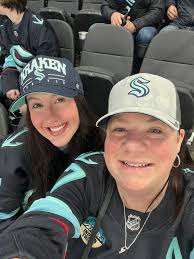 Bonnie Stanton (@bonn16)