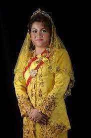 Usaha siam berjaya, puteri saadong menyerah diri tanpa perang kerana kasihkan rakyatnya yang tidak berdosa dari menjadi mangsa, malah perkara tersebut juga tidak diketahui oleh raja abdullah, suaminya yang sibuk mempertahankan kota jembal. Lagenda Melayu Puteri Saadong Wattpad
