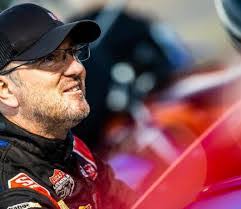 Logan Watt's Instagram, Twitter & Facebook