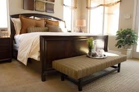 Got bored of your current bedroom decor? Small Master Bedroom Decorating Ideas Bac Ojj