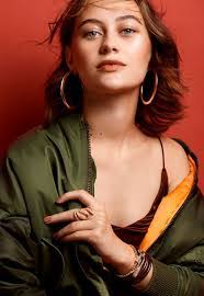 Mercedes Mueller's Instagram, Twitter & Facebook