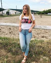 Discography, top tracks and playlists. Laura Cserpes S Feet Wikifeet