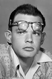 破碎的锁链_购票_剧情介绍_演职人员_图集-猫眼电影