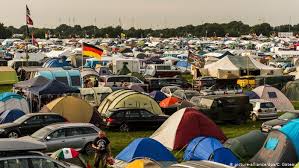 Wir senden euch das ganze jahr über das wacken feeling nach hause. 12 Uberlebenswichtige Dinge Furs Wacken Camping Musik Dw 31 07 2018