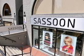 They have snacks, and recycled frames on their mirrors because they're super green and in marin, and they have lynsie and alison—two of the most amazing women i've ever had the pleasure of loitering around. Vidal Sassoon Toronto Best Hair Salon In Yorkville Dobbernationloves