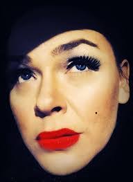 Angela Seeger's Instagram, Twitter & Facebook